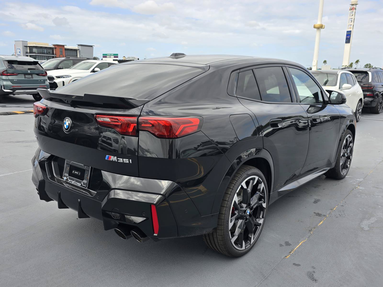 New 2027 BMW X2 M35i AWD/4WD image 3