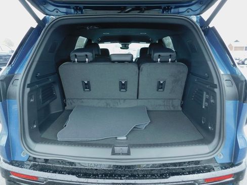 New 2026 Chevrolet Traverse High Country image 13