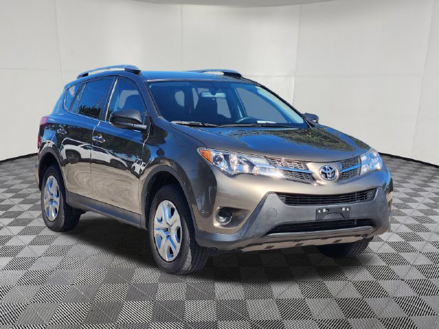 Used 2015 Toyota RAV4 LE FWD image 3