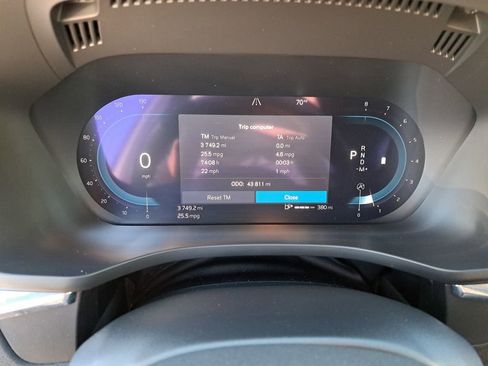 Used 2022 Volvo XC60 B5 Momentum w/ Advanced Package image 23