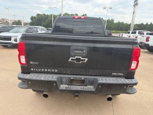 Used 2018 Chevrolet Silverado 1500 LTZ Z71 w/ LTZ Plus Package AWD/4WD image 5