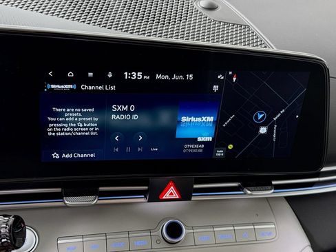 Certified 2025 Hyundai Elantra Limited FWD image 5