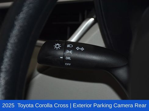 Used 2025 Toyota Corolla Cross L FWD image 10