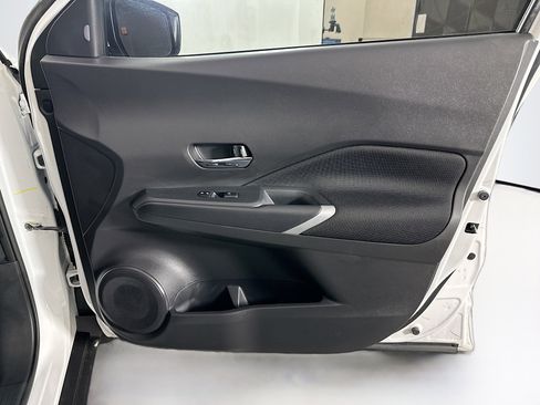 Used 2024 Nissan Kicks SV image 29