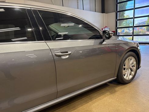 Used 2018 Volkswagen Passat 2.0T SE FWD image 55