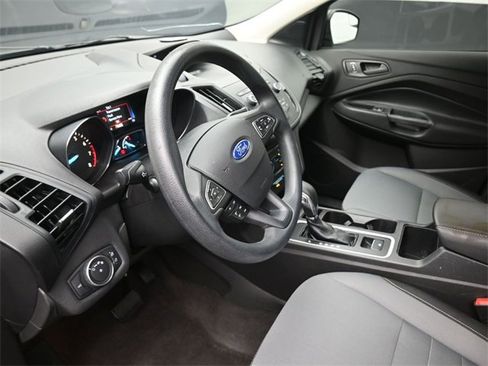 Used 2019 Ford Escape S image 18