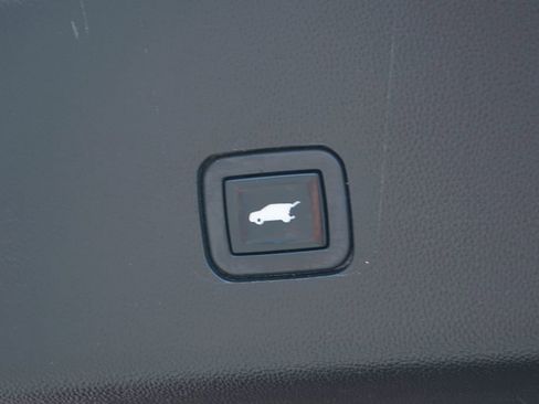 Used 2020 Chevrolet Traverse RS FWD image 10