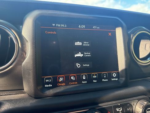 Used 2023 Jeep Gladiator Overland image 30