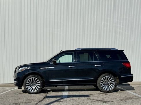 Used 2019 Lincoln Navigator Reserve image 2