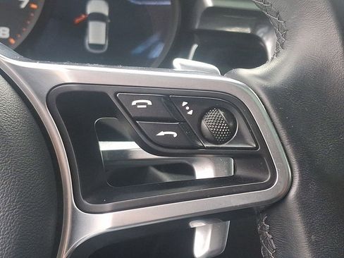 Used 2021 Porsche Macan image 24