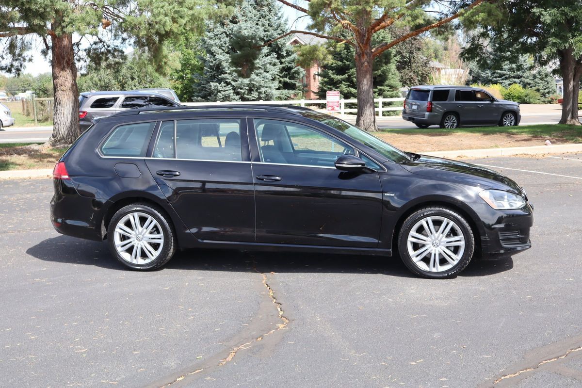 Used 2016 Volkswagen Golf Limited Edition FWD image 3
