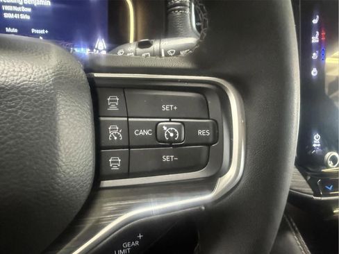 Used 2024 Jeep Wagoneer Series II w/ Flexible Seating Group image 21