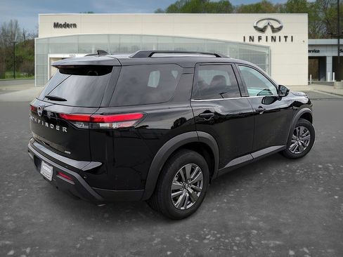 Used 2025 Nissan Pathfinder SV AWD/4WD image 4