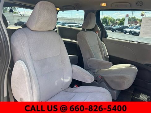 Used 2020 Toyota Sienna LE AWD/4WD image 9