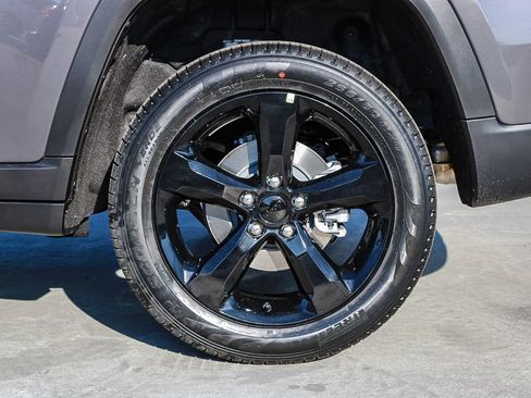 New 2026 Jeep Grand Cherokee Limited w/ Limited Altitude Package image 10