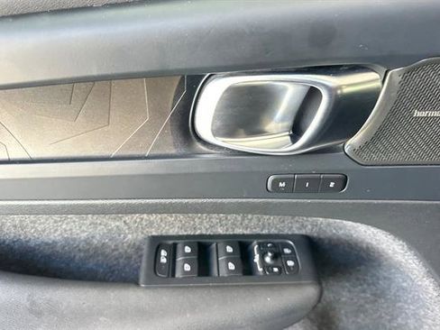 Certified 2024 Volvo XC40 Recharge Ultimate w/ Protection Package Premier image 10