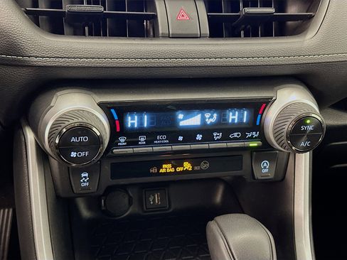 Used 2025 Toyota RAV4 XLE image 24