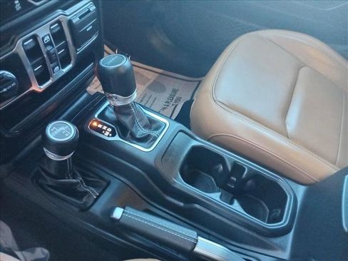 Used 2022 Jeep Gladiator Overland w/ Popular Equipment Package image 14