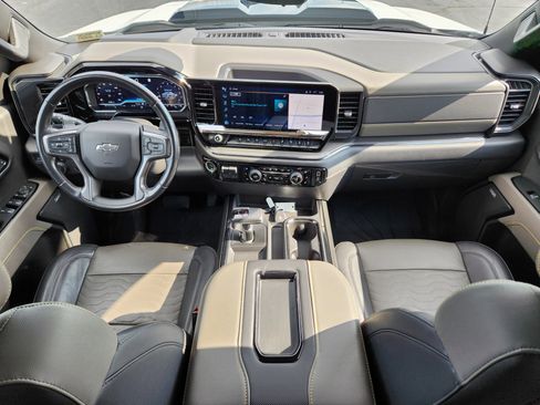 Used 2022 Chevrolet Silverado 1500 ZR2 w/ Technology Package image 15