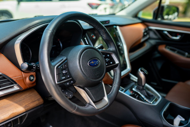 Used 2021 Subaru Outback Touring AWD/4WD image 32