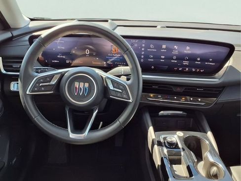 Certified 2025 Buick Envision Preferred AWD/4WD image 4