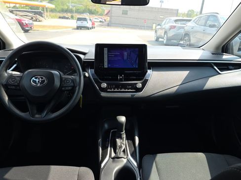 Used 2025 Toyota Corolla LE FWD image 29