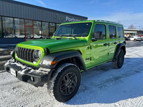 Used 2025 Jeep Wrangler Sport S image 22