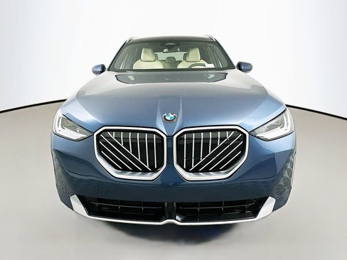 Used 2025 BMW X3 xDrive30i w/ Convenience Package image 2