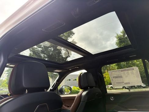 New 2027 Lincoln Navigator Reserve AWD/4WD image 24
