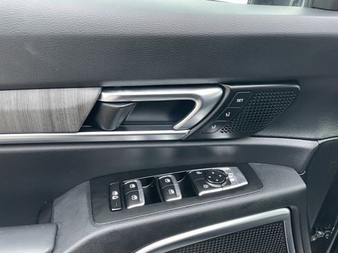 Used 2024 Kia Telluride SX image 11