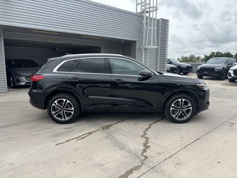 Certified 2025 Audi Q5 Premium w/ Convenience Package AWD/4WD image 4
