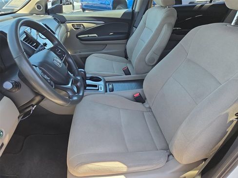 Used 2019 Honda Pilot EX image 11