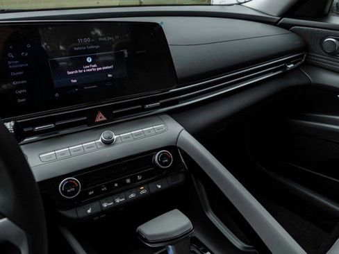 New 2026 Hyundai Elantra Limited FWD image 14