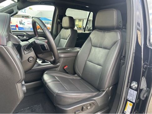 Used 2022 Chevrolet Tahoe RST w/ Luxury Package image 16