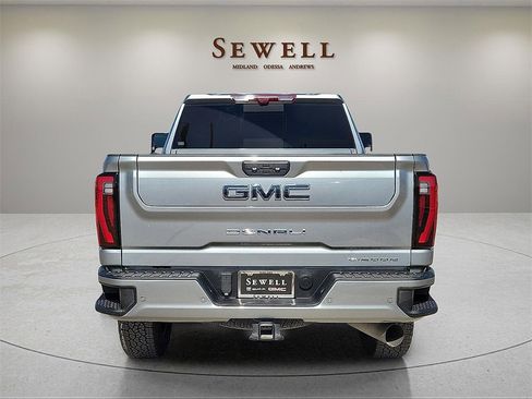 Certified 2024 GMC Sierra 2500 Denali Ultimate image 4