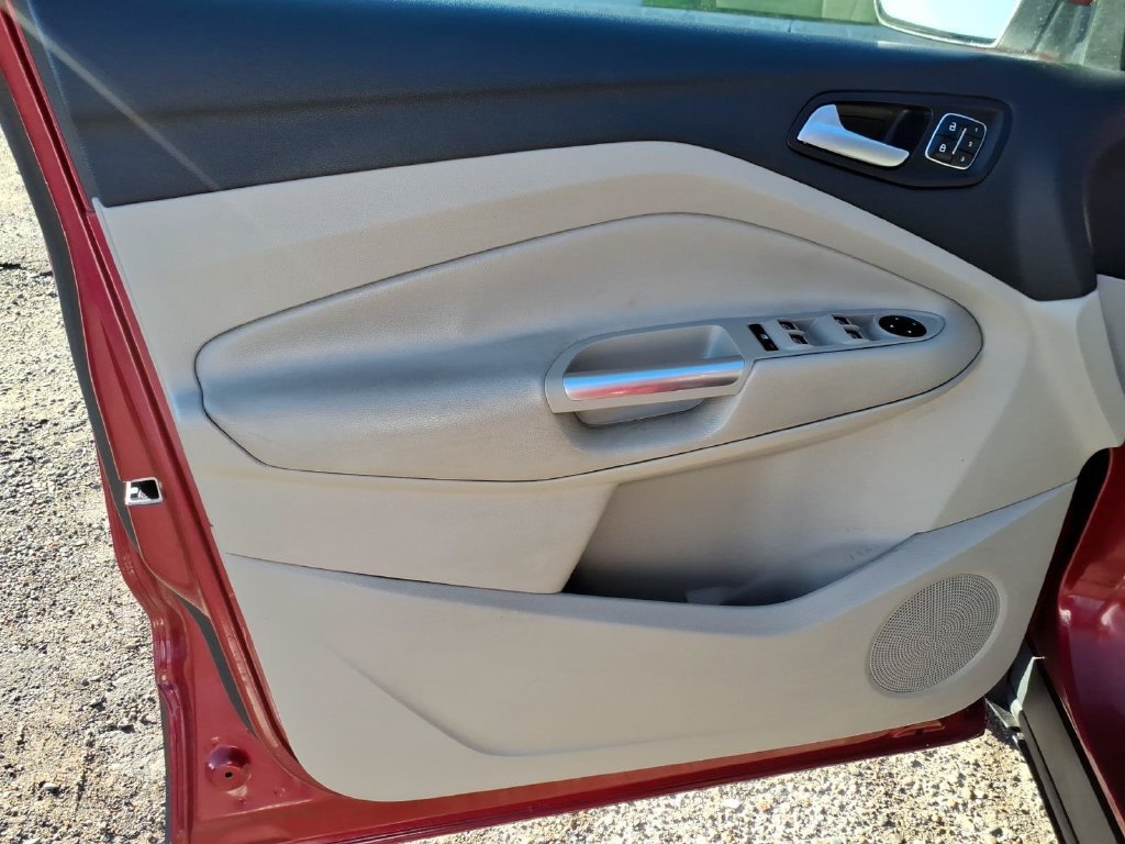 Used 2018 Ford Escape Titanium AWD/4WD image 14