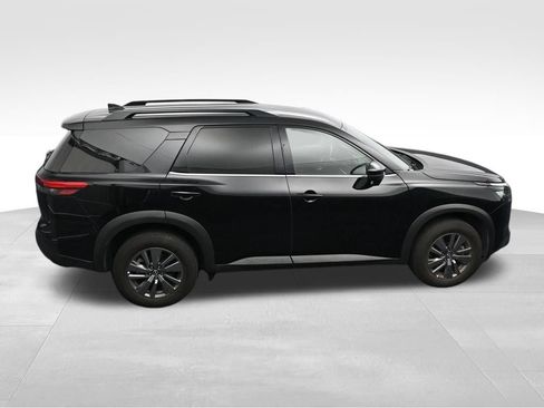 Used 2025 Nissan Pathfinder SV FWD image 31