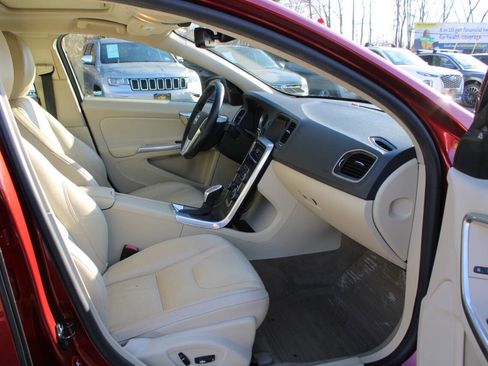 Used 2013 Volvo S60 T5 image 29