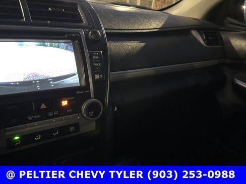 Used 2014 Toyota Camry L image 15