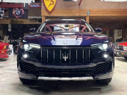 Used 2017 Maserati Levante w/ Sport Package AWD/4WD image 7
