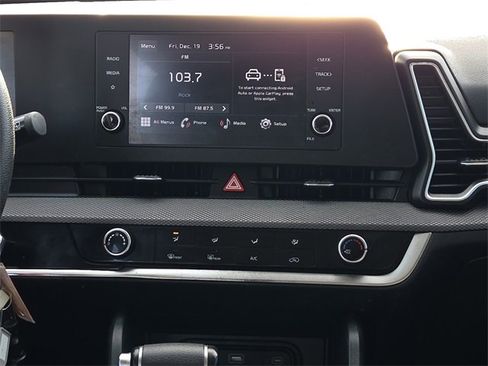 Used 2023 Kia Sportage LX image 11