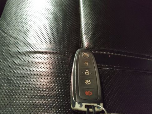 Used 2016 Lincoln Navigator Select RWD image 32