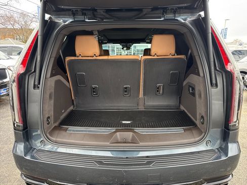 Used 2021 Cadillac Escalade Sport w/ Driver Assist Tech Package image 19