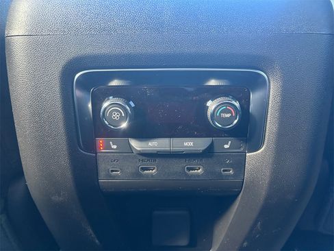 New 2026 Chevrolet Suburban Z71 image 19