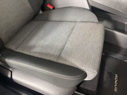 Used 2021 Nissan Rogue SV image 27