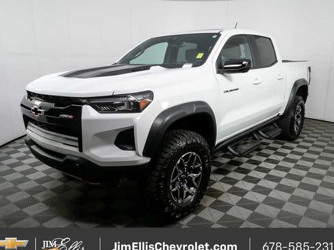 Used 2026 Chevrolet Colorado ZR2 w/ Technology Package AWD/4WD image 26