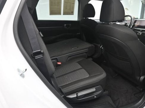 Used 2026 Kia Sorento LX FWD image 24
