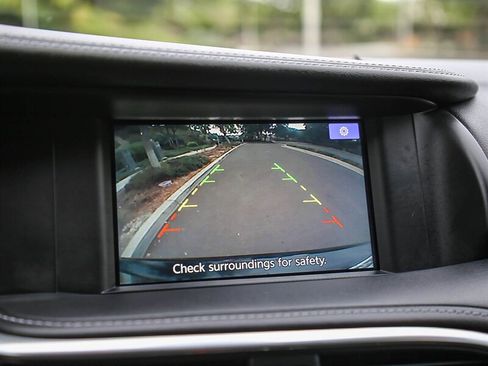 Used 2017 INFINITI QX30 image 31