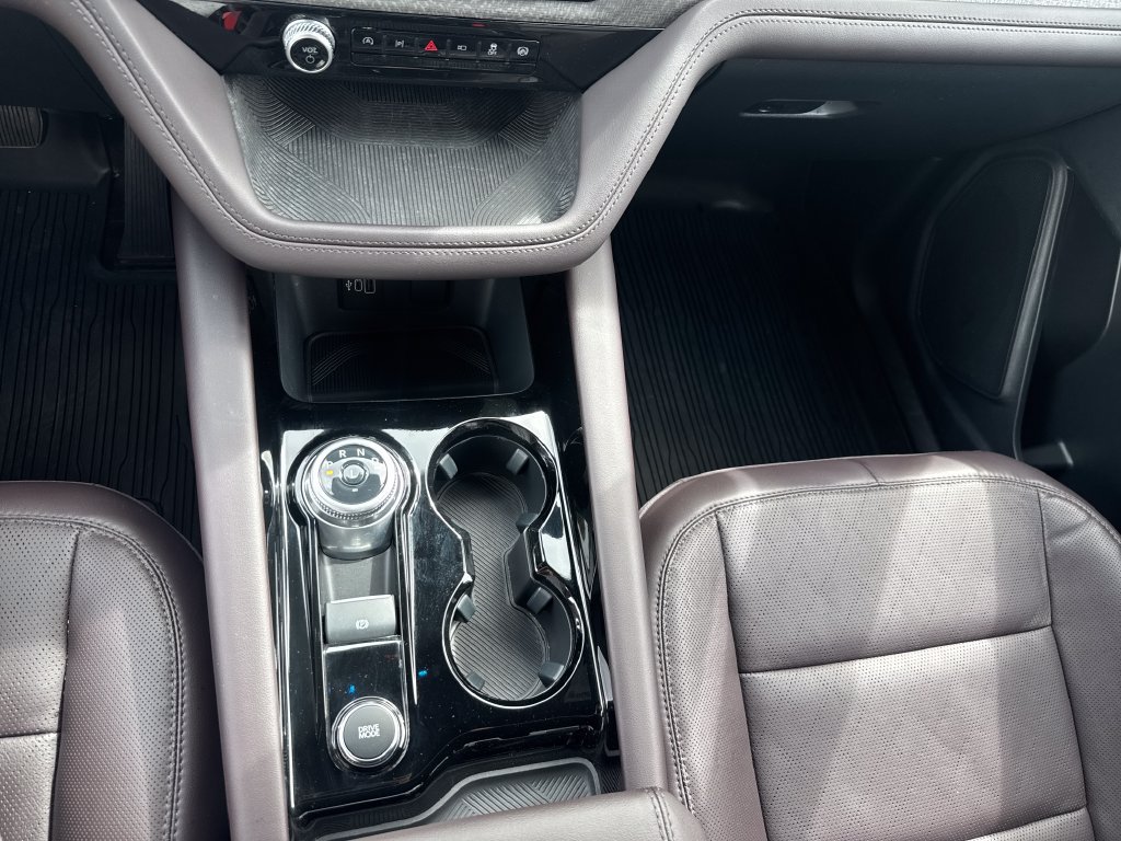 Used 2026 Ford Explorer Platinum RWD image 24