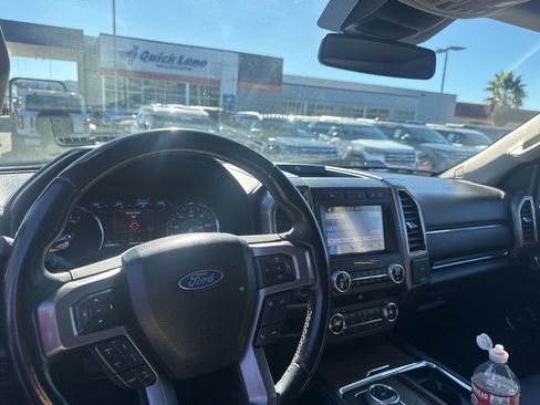 Certified 2019 Ford Expedition Platinum image 6